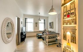 Vilnius Apartment With Stained Glass